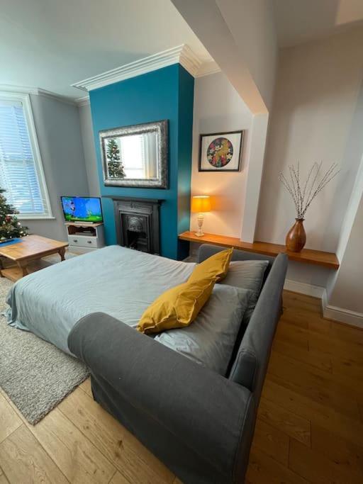 Gloucester Rd 2 Mins Away - Fab, New, Trendy House Bristol Dış mekan fotoğraf