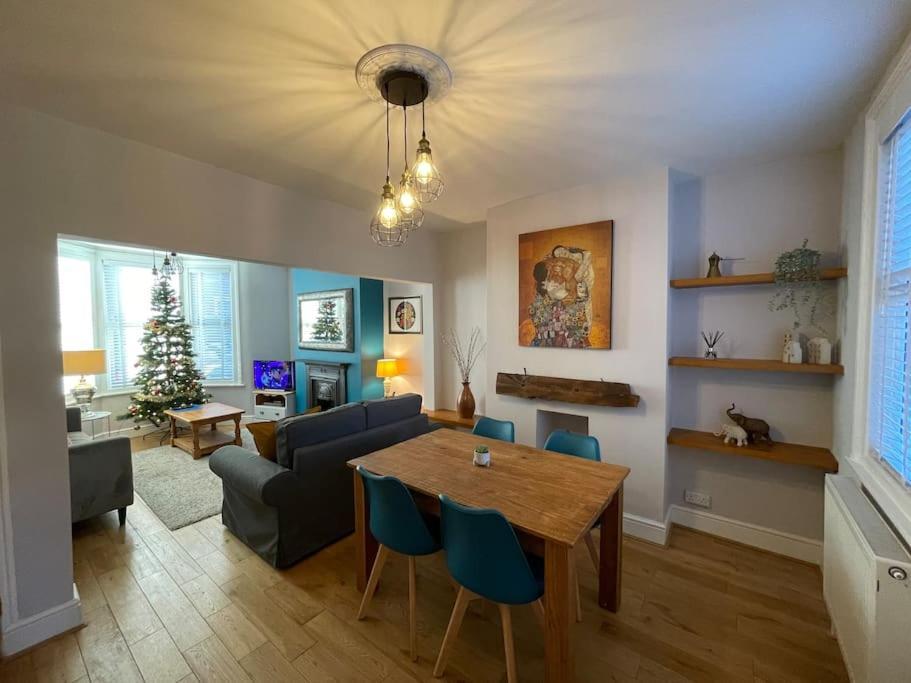 Gloucester Rd 2 Mins Away - Fab, New, Trendy House Bristol Dış mekan fotoğraf
