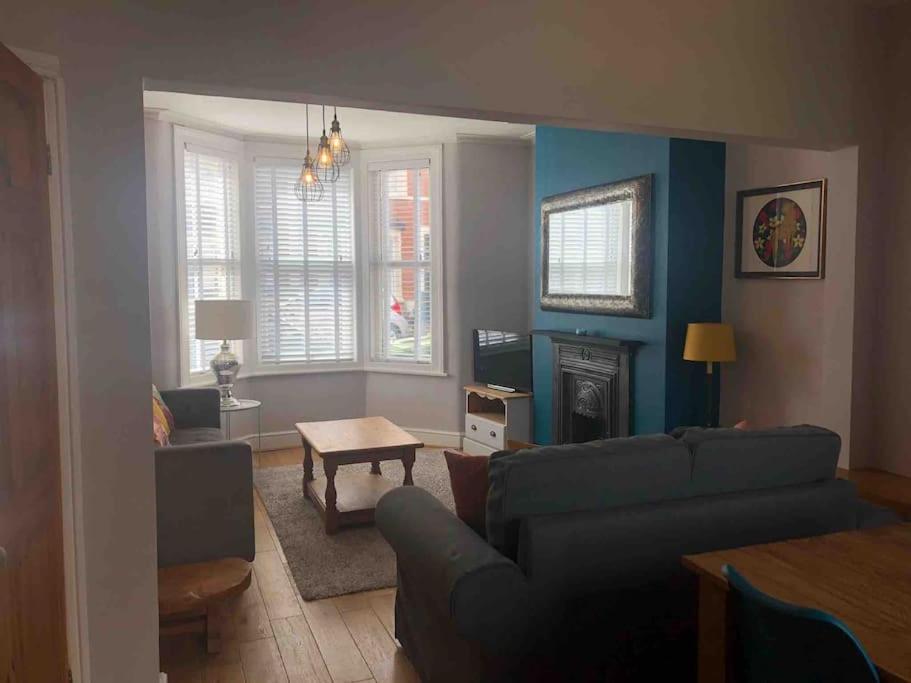 Gloucester Rd 2 Mins Away - Fab, New, Trendy House Bristol Dış mekan fotoğraf